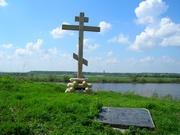 5 - Деревянный крест у братской могилы.jpg title=